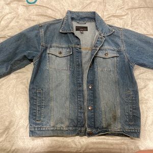 This is urban pipeline Jean jacket with one stain and in good condition size XL
